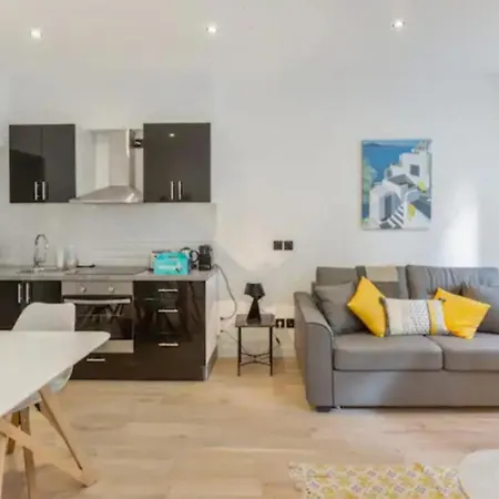 Appartamento Amazing 2 Bedroom Parisian Flat Parigi