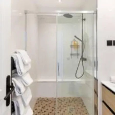 Amazing 2 Bedroom Parisian Flat Appartamento Parigi