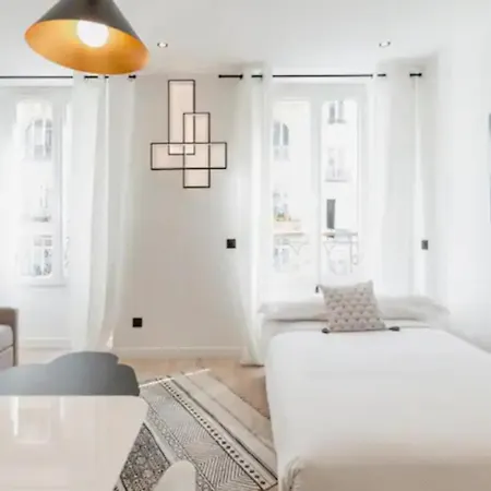 Amazing 2 Bedroom Parisian Flat Appartamento Parigi