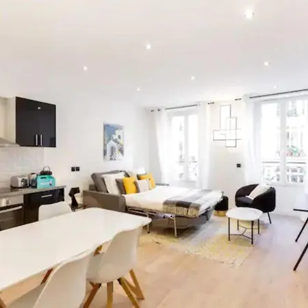 Amazing 2 Bedroom Parisian Flat